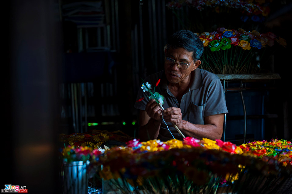 Làng hoa giấy 400 tuổi ở Huế đón Tết